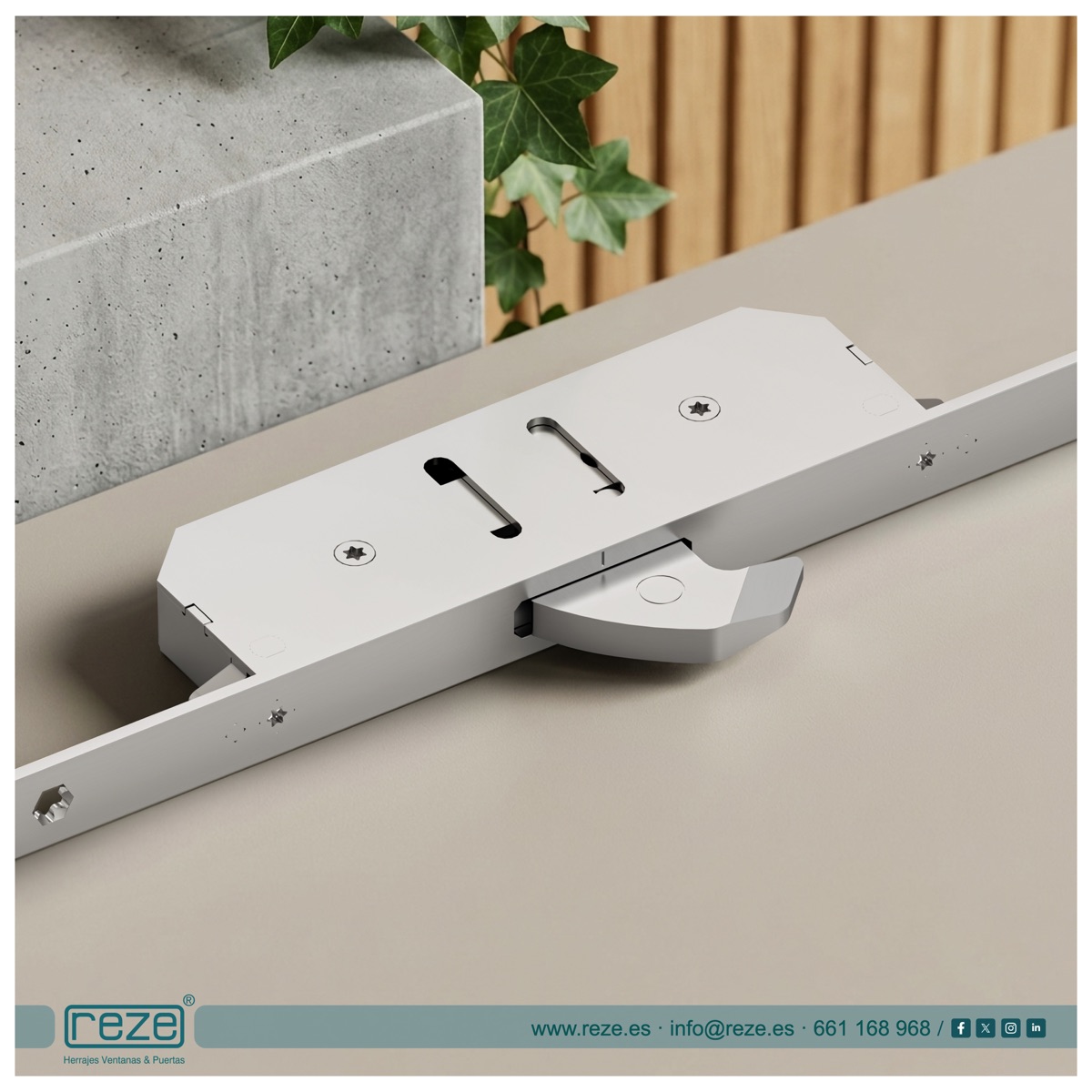 REZE: Detalle del gancho de cierre